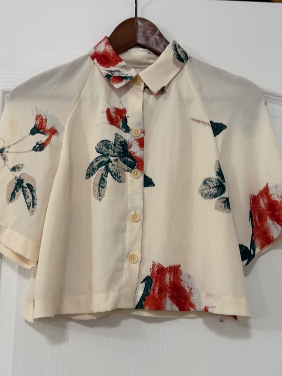 Wilfred Tops - Aritzia Wilfred Henrietta Cropped Button Down Blouse Birch Molten Floral XS